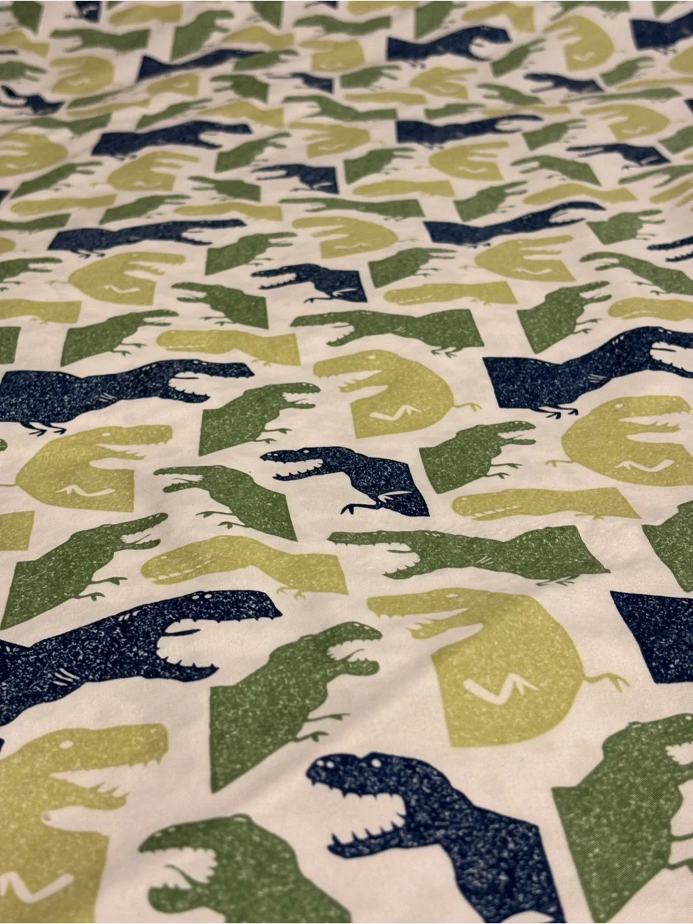 2 Pc Pillowfort Colossal Chomp Queen Full Flat Sheet & Standard Pillowcase Green